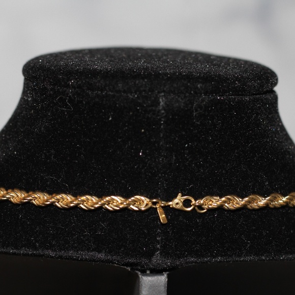 Moet Gold Link Necklace - Picture 5 of 9